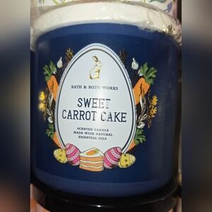 Sweet Carrot Cake 3-wick candle